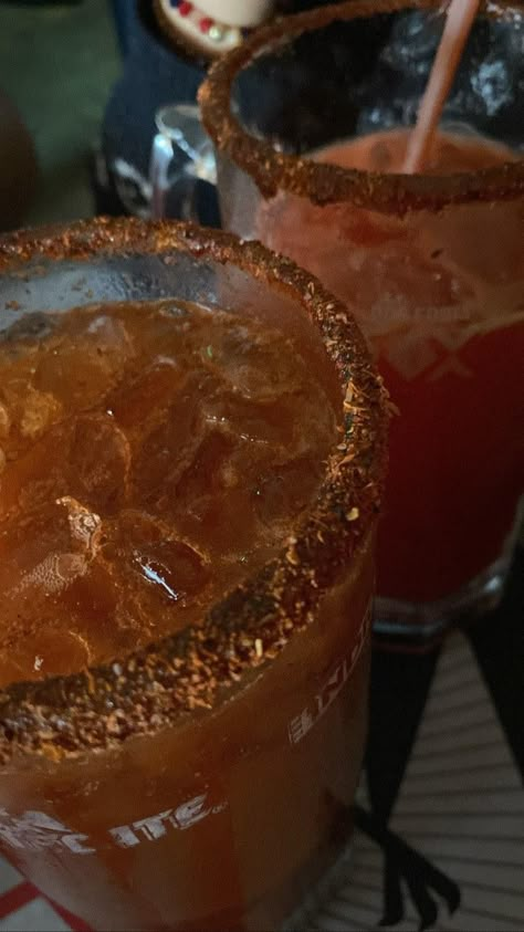 Michelada Aesthetic, Alcohol Party, Pretty Wallpapers Tumblr, Michelada, Fake Pictures, Puff And Pass, Snap Food, Pretty Selfies, Energy Drinks