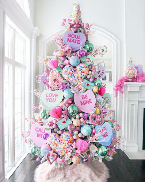 SAMI RICCIOLI on Instagram: “💖💜Conversation Heart Tree 💜💖 I can’t believe it’s February already! Getting ready to wrap the other Valentines tree for transport in a…” Gingerbread Cubicle, Valentines Tree, Candy Decorations Diy, Christmas Tree Decorating Ideas, Diy Valentine's Day Decorations, Tree Decorating Ideas, Valentine Tree, Holiday Trees, Diy Valentines Decorations