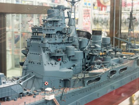 Check Out the Most Amazing Warship Models You'll Ever See Model Sailing Ships, Hms Hood, Model Warships, Scale Model Ships, Model Ship Building, Heavy Cruiser, Imperial Japanese Navy, Navy Life, Ship Model