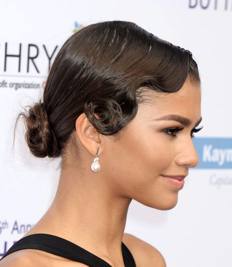 Zendaya Finger Waves, 1930's Hairstyles, 1930 Hairstyles, 1920 Hairstyles, 1930s Hair, Finger Wave Hair, 1920s Hair, Finger Waves, Pin Curls