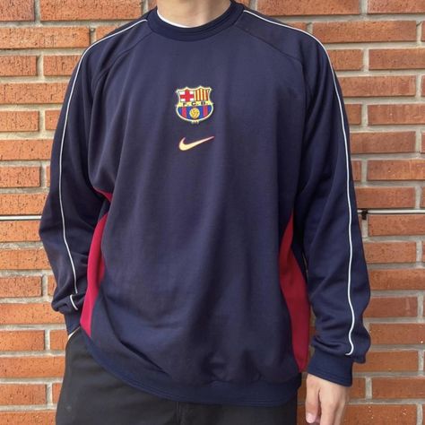 Vintage Nike Team FC Barcelona oversized crewneck - Depop Nike Vintage Clothes, Barcelona Jacket, Vintage Barcelona, Barcelona Jersey, Barcelona Shirt, Football Jersey Outfit, Retro Football Shirts, Classic Football Shirts, Nike Retro