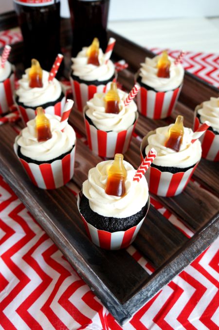 Coca Cola Cupcakes, Cola Cupcakes, Coke Cupcakes, Coca Cola Party, Savory Cakes, Dessert Aux Fruits, Diet Coke, Mousse Cake, Cupcake Muffins