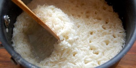 Finally, the rice was soaked in water overnight before being cooked the next day, resulting in an 80% reduction of the toxin. For the safest results, the overnight rice should be rinsed until the water is clear, before being drained and boiled in a saucepan using a ratio of five parts water to one part rice. Overnight Rice, Cream Cheese Pound Cake Recipe, Making Rice, Cooking Rice, Healthy Rice, Cook Rice, Bento Recipes, Hispanic Food, Raw Food Diet