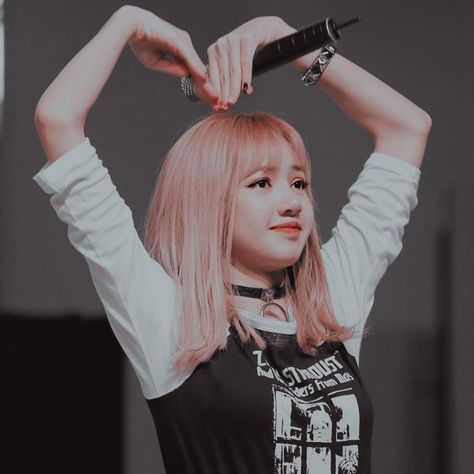 Lisa Heart, Lisa Cute, Lisa Aesthetic, Blackpink Icons, Lisa Manoban, Blackpink Wallpaper, Lisa Blackpink Wallpaper, Lalisa Manobal, Lisa Blackpink