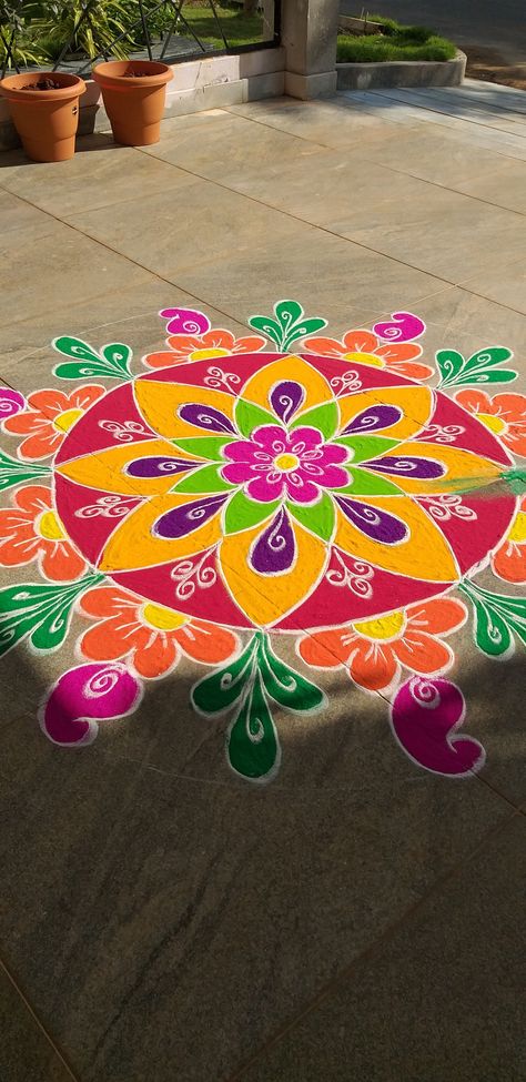 Rangoli Kolam Designs Festivals, Galicha Rangoli Designs, Muggulu Design Simple With Colors, Rangoli Kolam Designs With Colour, Best Rangoli Designs For Diwali, Rangoli Designs Latest Easy, Latest Rangoli Designs Images, Rangoli For New Year, Simple Muggulu Designs