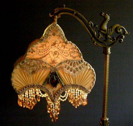 Empress Style Bridge Lamp Shade Victorian Chandelier Diy, Vintage Lampshades, Custom Lamp Shades, Beaded Lampshade, Lampe Art Deco, Beaded Lamps, Victorian Lamps, Victorian Lampshades, I Love Lamp