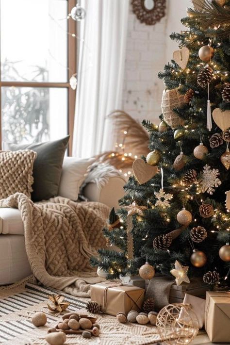 Rustic Gold Christmas Tree, Rustic Christmas Tree Themes, Christmas Tree Themes Ideas, Unique Christmas Tree Themes, Bathroom Wallpaper Trends, Unique Christmas Trees Themes, The Perfect Christmas Tree, Christmas Tree Theme, Decorating The Christmas Tree