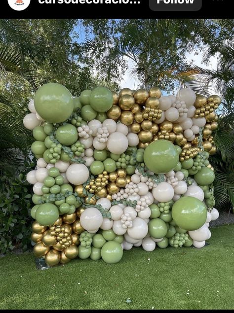 Green Background With Balloons, Grass Backdrops With Balloons, Balloon Garland Wall, Step And Repeat Backdrop With Balloons, Step And Repeat With Balloons, Green Backdrop With Balloons, Green Balloon Wall, Green Birthday Backdrop, Nye Backdrop