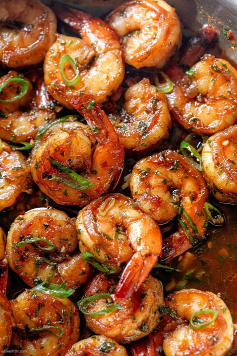 20-Minute Honey Garlic Shrimp Recipe - #shrimp #recipe #eatwell101 - This honey garlic shrimp recipe is a quick and easy weeknight dinner and a guaranteed hit! - #recipe by #eatwell101® Ground Turkey And Shrimp Recipes, Honey Garlic Shrimp Pasta, Recipes Using Cooked Shrimp, Party Shrimp, Rice And Shrimp Recipes, Honey Garlic Shrimp, Prawns Recipe, Best Shrimp Recipes, Shrimp Recipes Healthy