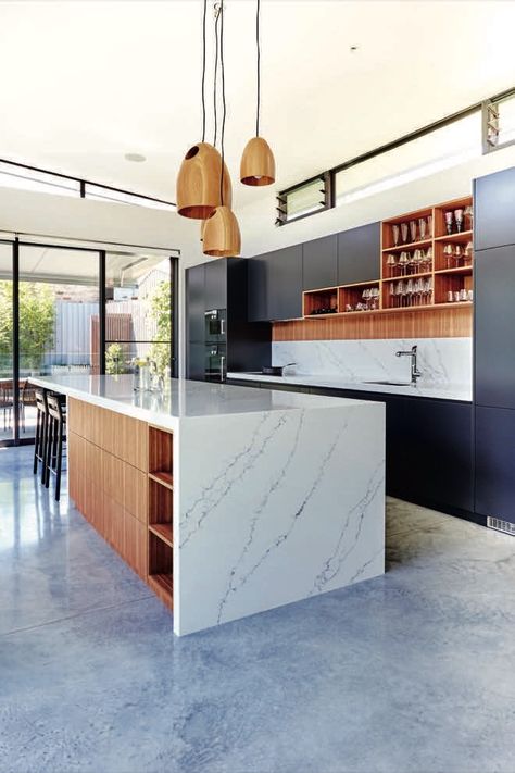 Perfect for entertaining: a premier kitchen design Statuario Quartz, Marble Bathroom Design, Quantum Quartz, Functional Kitchen Design, Ultra Modern Homes, Kitchen Benchtops, Loft Kitchen, Best Kitchen Designs, Casa Container