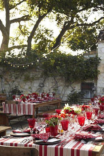 July 4th, 2013 decor / Love the red stripe. Alfresco Living, Entertaining Tablescapes, Summer Tablescapes, Entertainment Table, Pretty Tables, White Table Cloth, Martha Stewart Weddings, Table Cloths, Pretty Christmas