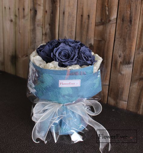 Did you know that our bestselling design is also available in Blue? Our original design preserved blue roses are available in Blue💙, Pink💓, and Red❤️ Which one do you like most?😊 #preservedroses #nycflowershop #nycbouquet #russianstylebouquet #eternalroses #infinityroses Nyc Flower Shop, Russian Style, Preserved Roses, Russian Fashion, Blue Roses, Pink And Red, Beautiful Flower, Original Design, Beautiful Flowers