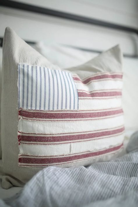 Pillow Cover Tutorial, Pillow Covers Tutorial, Flag Pillow, Fourth Of July Decorations, Pillow Tutorial, Fourth Of July Decor, Patriotic Crafts, Sewing Pillows, 4th Of July Decorations