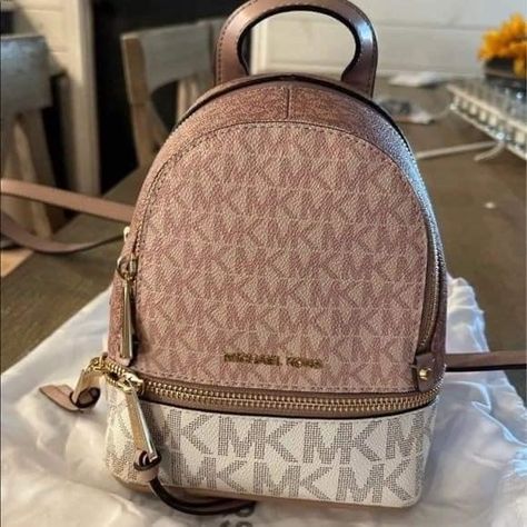 Michael Kors Bag 2022, Micheal Kors Crossbag Pink, Dr Seuss Shirts, The Life I Want, Luxury Lady, Life I Want, Stylish School Bags, Block Logo, Luxury Bags Collection