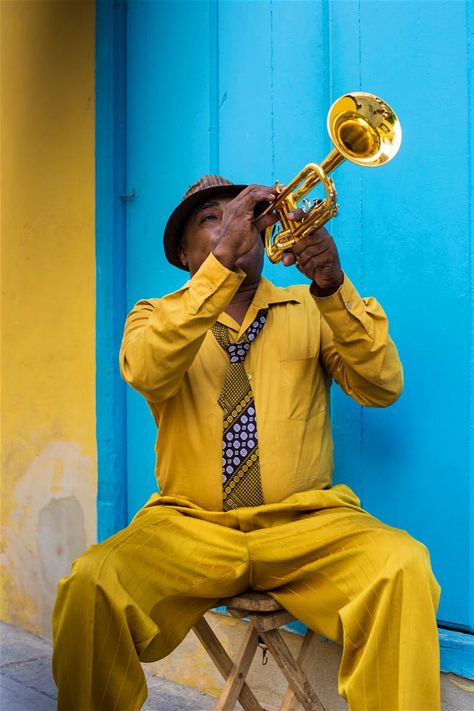 Features - Responsible-Havana-be5e0d0d4491 Cuba Island, Street Musicians, Street Musician, Caribbean Culture, Vinales, Do's And Don'ts, Havana Cuba, American Cars, Tropical Island