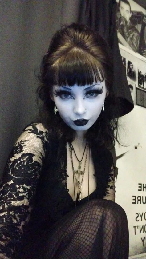 Goth Makeup Romantic, Trad Goth Hairstyles, Goth Prom Hair, Romantic Goth Hair, Romantic Goth Hairstyles, Trad Goth Hair, Easy Goth Makeup, Romantic Goth Makeup, Mall Goth Makeup