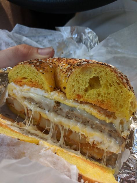 [I Ate] a Sobo (sausage egg and cheese with hashbrowns in the middle) on an egg everything bagel. #food #foods Sausage Egg And Cheese Bagel, Sausage Egg And Cheese Sandwich, Egg Bagel Sandwich, 2023 Meal Plan, Aesthetic Treats, Breakfast Brunch Party, Egg Bagel, Egg And Cheese Sandwich, Cheese Bagels