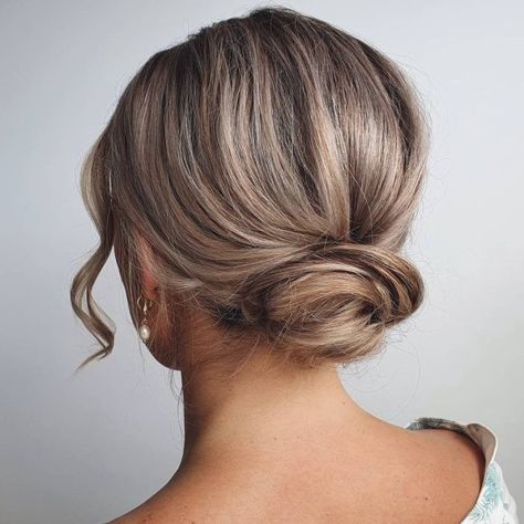 Easy Formal Bun for Short Hair Black Braided Updo, Formal Bun, Neck Length Hair, Updos For Short Hair, Medium Length Updo, Short Hair Up, Mother Of The Bride Hair, Short Hair Bun, Hair Adviser