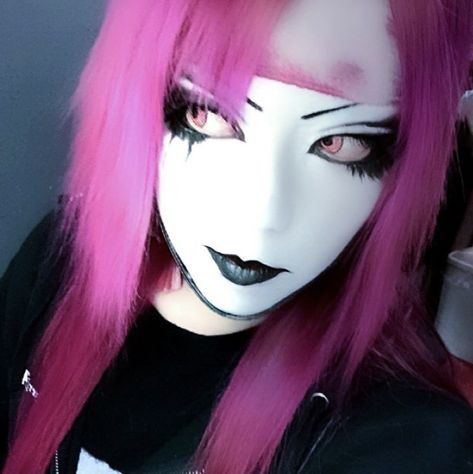 Kikyo (La’veil MizeriA) Pink Vkei Makeup, La Veil Mizeria, Oshare Kei, Internet Girl, Facepaint, Hair Reference, Emo Scene, Punk Goth, Makeup Designs