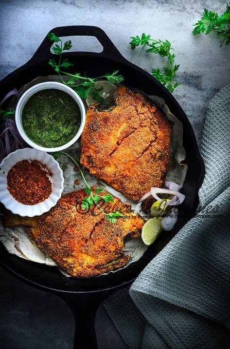 This Paaplet Rava fry is very popular in Maharashtra and Goa. Sometimes, it is stuffed with green chutney and coated with rava/semolina and fried. And, sometimes it is just marinated with few spices , coated with semolina and fried. Choice is all yours. But, I do prefer to stuff it first with tangy spicy green coriander chutney, then marinate it with another few spices, coat it with semolina and fry. Pomfret Fish Photography, Pomfret Recipe, Pomfret Fry, Photography Of Food, Pomfret Fish, Indian Food Photography, Goan Recipes, Kebab Recipes, Fish Fry