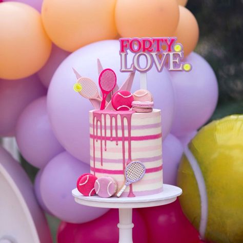 40 Love Tennis Party, Tenis Cake Birthdays, Tennis Birthday Cake, Pickleball Cake, Tennis Party Ideas, Diva Birthday Cakes, Karate Cake, Tennis Cake, Tennis Birthday Party