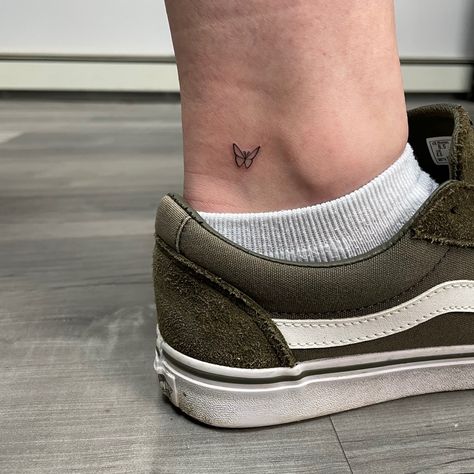 Animal Ankle Tattoos For Women, Tiny Heart Tattoo On Ankle, Small Tattoos For Women On Ankle, Tiny Ankle Tattoo Simple, Tiny Butterfly Tattoo Ankle, Small Butterfly Ankle Tattoo, Small Ankle Tattoos For Women Simple, Cute Small Ankle Tattoos, Small Tattoos For Women Ankle