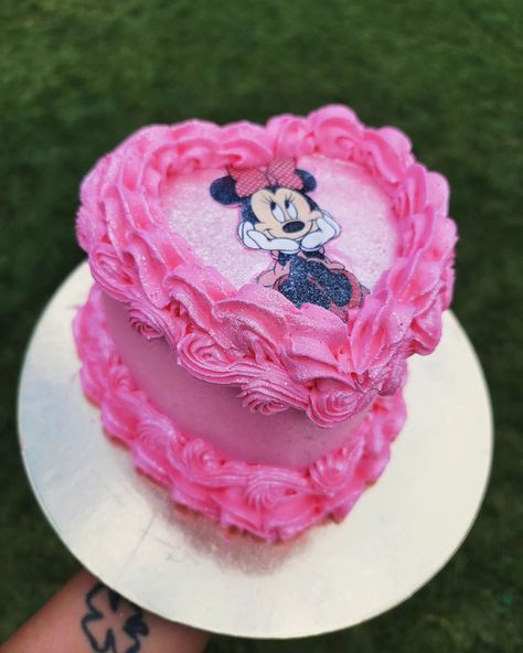 Minnie mouse & glitterrr ✨️ Minnie Mouse Smash Cake, Amarillo Tx, Heart Cake, Mousse Cake, Cake Smash, Strawberries, 1st Birthday, Minnie Mouse, Berry