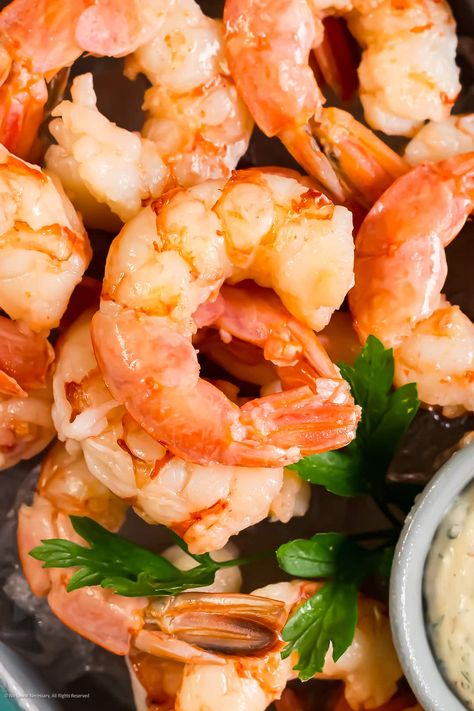 How to Prepare Raw Shrimp for the Perfect Shrimp Cocktail - No Spoon Necessary How To Cook Raw Shrimp, Shrimp For Shrimp Cocktail, Best Shrimp Cocktail Recipe, Cooking Raw Shrimp, Cold Shrimp, Raw Shrimp Recipes, Shrimp Cocktail Recipe, Cocktail Shrimp Recipes, Raw Shrimp