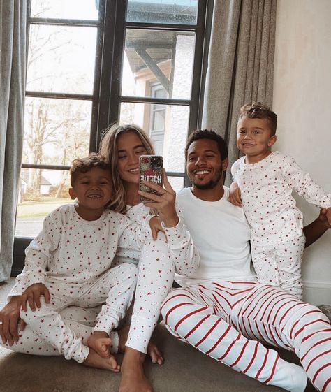 Interacial Family Aesthetic, Cute Mixed Family, Biracial Family Aesthetic, White Family Aesthetic, Mixed Family Aesthetic, Interacial Couples Bmww, Mixed Family Goals, Biracial Family, Mixed Family