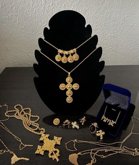 #eritrean #jewerly #habesha #ethiopian #fashion #necklaces #eastafrican #habeshawear Eritrean Culture, Ethiopian Fashion, Ethiopian Jewelry, Accessories Beads, Ethiopia, Bling Bling, Silver Jewelry, Mens Accessories, Necklaces