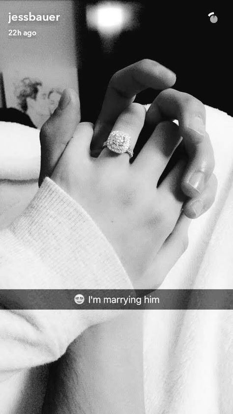 Jess Conte ring!!! Jess Conte Engagement Ring, Engagement Rings Snapchat, Jess Conte Ring, Jess Conte Wedding, Jess And Gabe, Text Msg, Jess Conte, Cute Date Outfits, Poetry Ideas