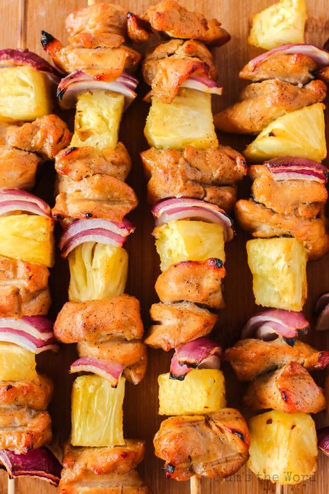 Chicken Pineapple Kabobs, Chicken Kebobs, Pineapple Chicken Kabobs, Shishkabobs Recipe, Homemade Beef Stroganoff, Pineapple Kabobs, Pineapple Skewer, Chicken Pineapple, Chicken Kebab Recipe