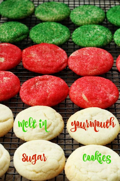 Snacks Christmas, Xmas Cookies, Christmas Sugar Cookies, Christmas Snacks, Christmas Cooking, Melt In Your Mouth, Cookies Recipes Christmas, Cookie Desserts, Holiday Desserts