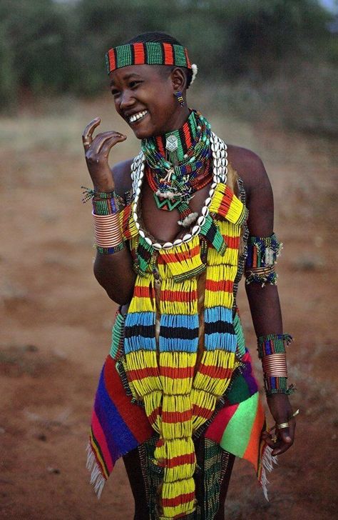 Ethiopian Tribes, Colorful Clothing, African People, Maasai, African Culture, World Cultures, African Beauty, African Women, Black Is Beautiful