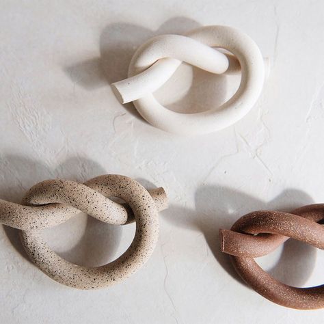 Ceramic Napkin Ring Knot - Speckle Clay Napkin Rings Diy, Air Dry Clay Napkin Rings, Pottery Napkin Rings, Clay Napkin Rings, Clay Knot, Ceramic Napkin Rings, Napkin Rings Diy, Clay Classes, Ceramic Collection