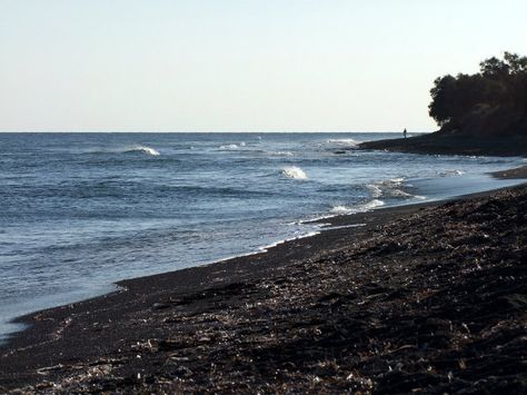 Dumas Beach, Ghost Lights, Arabian Sea, Sea Wave, Mysterious Places, Beach Chair, Beautiful Dream, Haunted Places, Historical Place