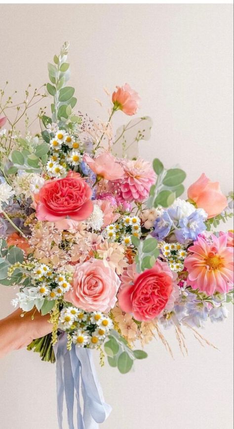 Spring Pastel Flower Arrangements, Summer Wedding Bouquets Romantic, Multicolor Bridal Bouquet, Multicoloured Bouquet, Pink Marriage, Spring Wedding Flowers Bouquet, Flores Wallpaper, Wedding Flower Centerpieces, Spring Wedding Centerpieces