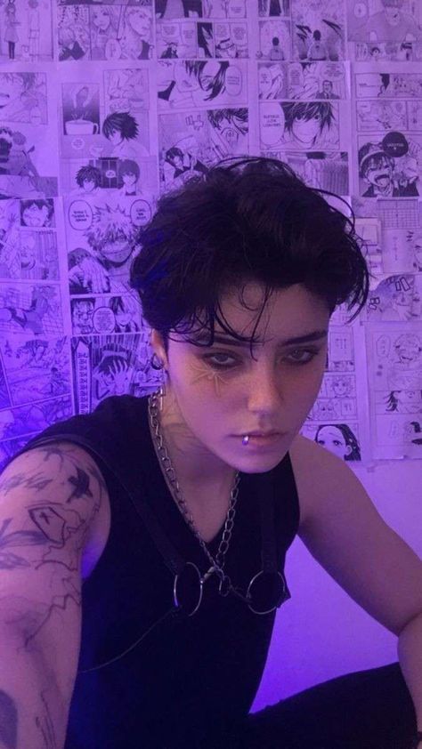 Butch Lesbian Haircut, Lesbian Hairstyles Short, Masc Lesbian Haircut, Zoo Hairstyles, Tomboy Makeup, Masc Girls, Lesbian Hair, Lesbian Haircut, Masc Lesbian