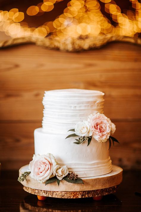 Wedding Cakes Rustic, Wedding Cake Two Tier, Ruffled Wedding Cake, Wedding Dessert Bar, Best Wedding Cakes, Cake Topper Initials, Dessert Bar Wedding, Fresh Flower Cake, Floral Wedding Cakes