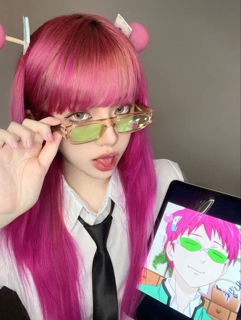 Pink Hair Anime Cosplay, Saiki K Costume Girl, Female Saiki Cosplay, Cosplay With Friends, Saiki K Halloween Costume, Pink Haired Characters Halloween, Saiki K Outfit Ideas, Saiki K Cosplay Female, Saiki K Costume