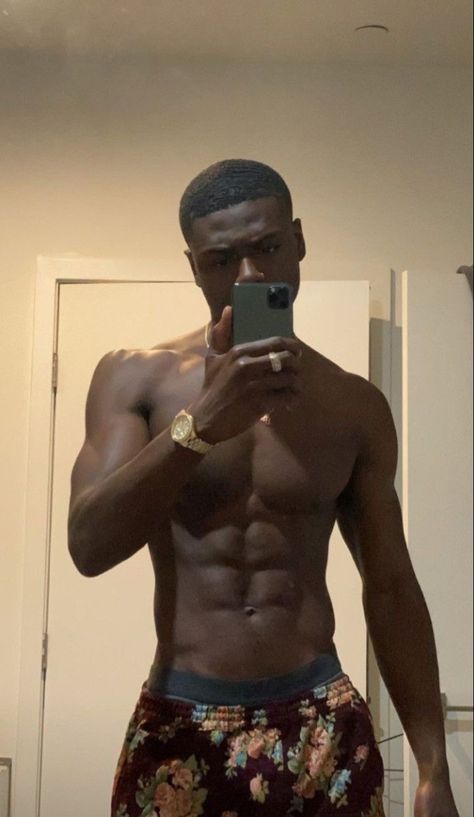 Attractive Black Men, Men Abs, Dark Skin Boys, Dark Skin Men, Cute Black Guys, Six Pack Abs, Six Pack, Photography Poses For Men, Attractive Guys