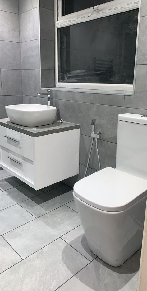 Bathroom Remodel Grey And White, Grey Themed Bathroom, Gray Toilet Bathroom, Grey Small Toilet Ideas, Grey Toilet Design, Toilet Grey Design, Grey White Toilet, Grey White Ensuite, Bathroom Inspiration Grey