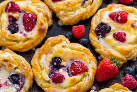 Easy Cheese Danish Recipe (VIDEO) Easy Cheese Danish Recipe, Homemade Cheese Danish Recipe, Easy Cheese Danish, Easy Puff Pastry Desserts, Cream Cheese Danish Recipe, Danish Dessert, Puff Pastry Recipes Dessert, Cream Cheese Puff Pastry, Cheese Danish Recipe