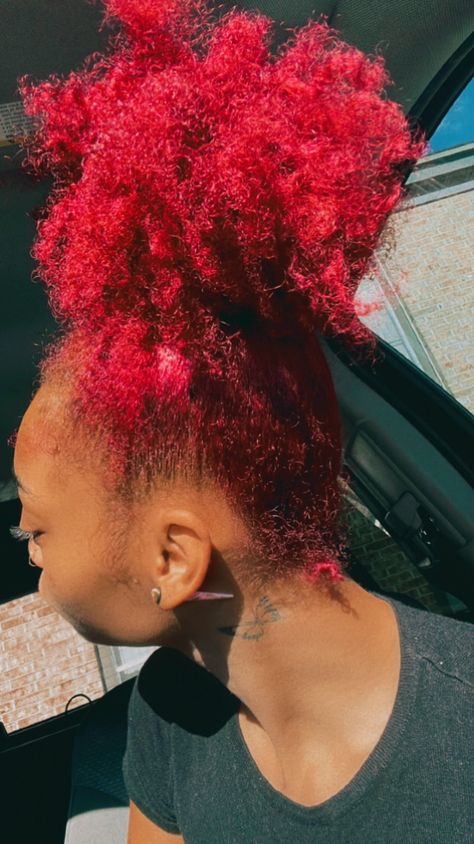 Dye Colours For Dark Skin, Colors To Dye Your Hair, Red Afro, Red Braids, Short Dyed Hair, Natural Hair Routine, Side Face, Classic Glasses, Ramona Flowers