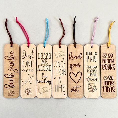 Wooden Engraved Bookmarks, Wooden Bookmarks Handmade, Sayings For Bookmarks, Laser Engraved Bookmarks, Wooden Bookmark Ideas, Wood Burn Bookmarks, Wood Bookmark Ideas, Laser Cut Bookmark, Wood Burning Bookmarks