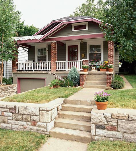 olive paint with white and cranberry trim? Could look good with our stone. Craftsman Colors, Small Bungalow, Clapboard Siding, Choosing Paint Colours, Craftsman Homes, Bungalow Homes, Craftsman Exterior, A Small House, Craftsman Bungalow