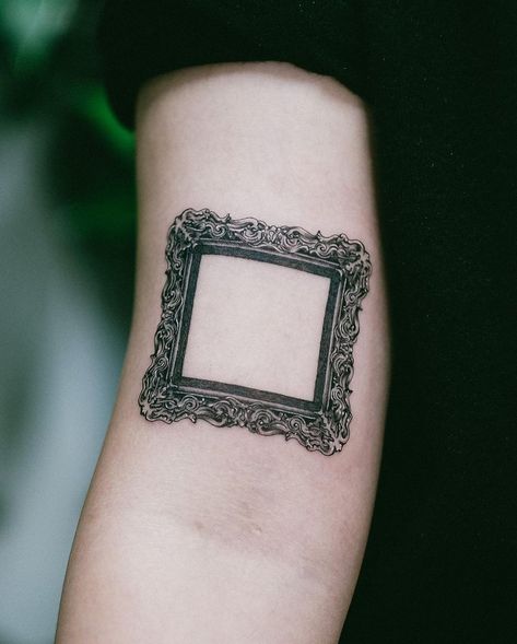 Picture Frames Tattoo, Square Frame Tattoo, Square Tattoo Frame, Framed Tattoo Ideas, Frames Tattoo, Vintage Frame Tattoo, Tattoo Frame, Frame Tattoo, Square Tattoo