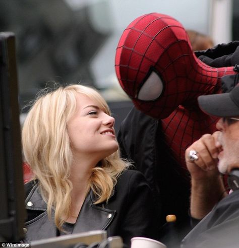 Emma Stone Gwen Stacy, Emma Stone Andrew Garfield, Andrew Garfield Spiderman, Garfield Spiderman, Spiderman Movie, The Amazing Spider Man, Spider Man 2, Celebrity Sightings, Amazing Spider Man