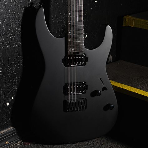 All Black Guitar, Heart Guitar, Carpentry Ideas, E Guitar, Pretty Guitars, Black Electric Guitar, Black Guitar, Electric Guitar And Amp, Dark Times