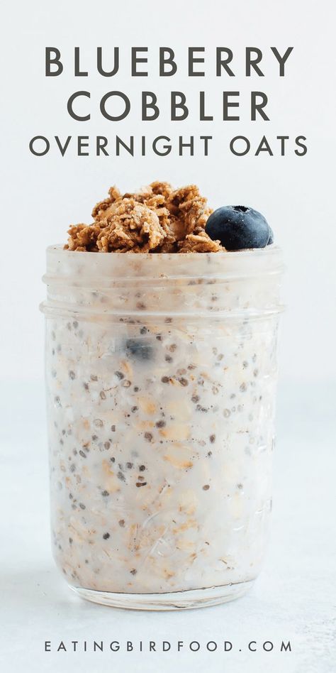 Fruit Overnight Oats, Overnite Oats, Summertime Desserts, Desserts Strawberry, Pie Blueberry, Overnight Oats Recipe Easy, Oats Milk, Best Overnight Oats Recipe, Delicious Oatmeal